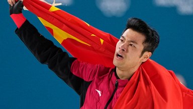 Сълзи от щастие за Китай след първо злато в кънките, и то с олимпийски рекорд