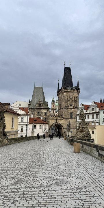 Вайръл Прага по Depeche, по Кафка, по съдба