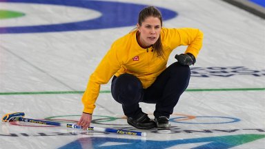 Швеция екзекутира фаворита Канада в женския кърлинг