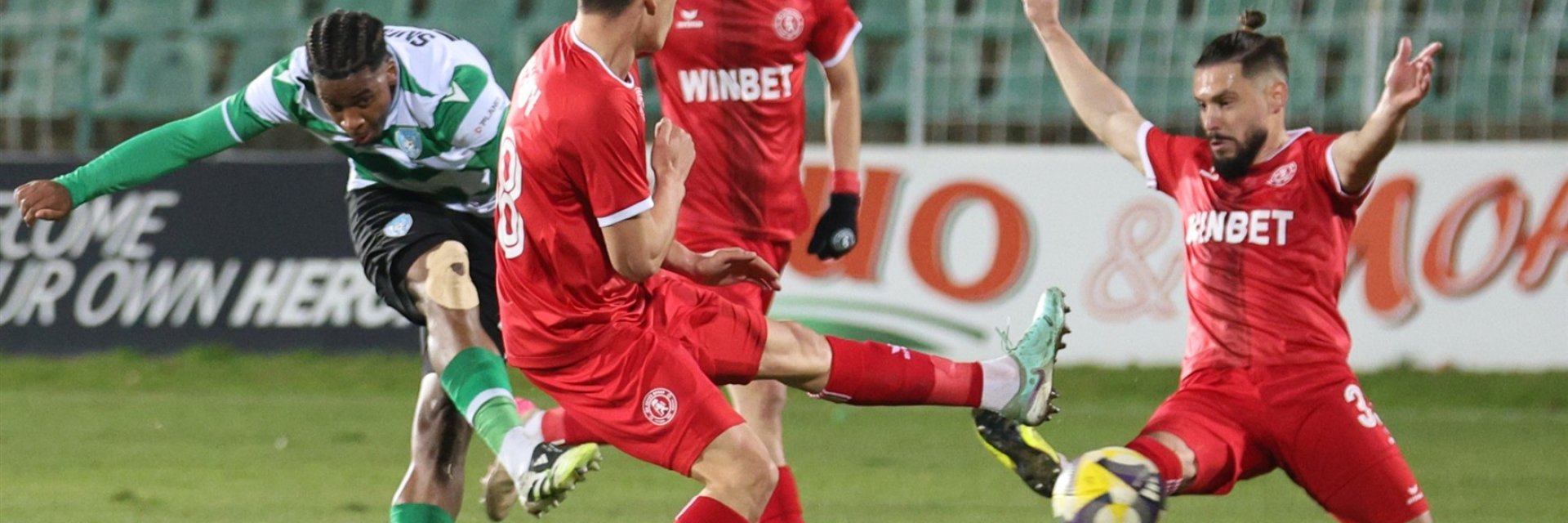 И "Ботев" (Враца) открадна точка на колеблив "Черно море"