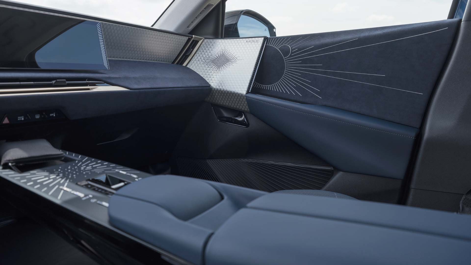 DS N°8 AWD Long Range Jules Verne