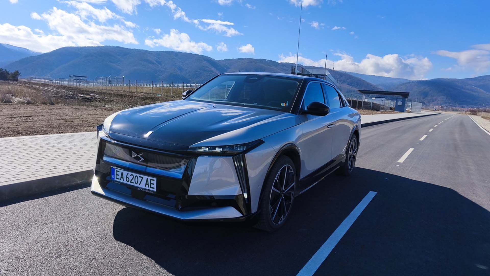 DS N°8 AWD Long Range Jules Verne