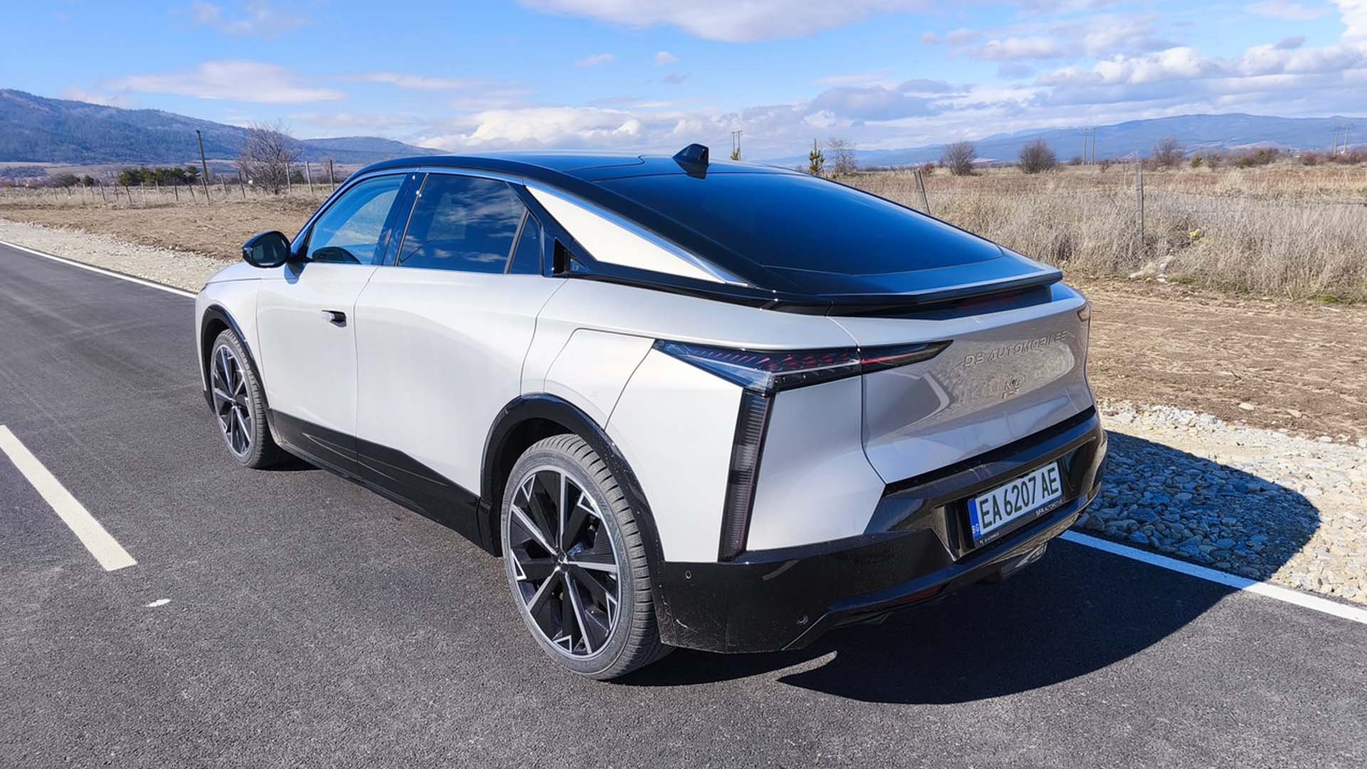 DS N°8 AWD Long Range Jules Verne