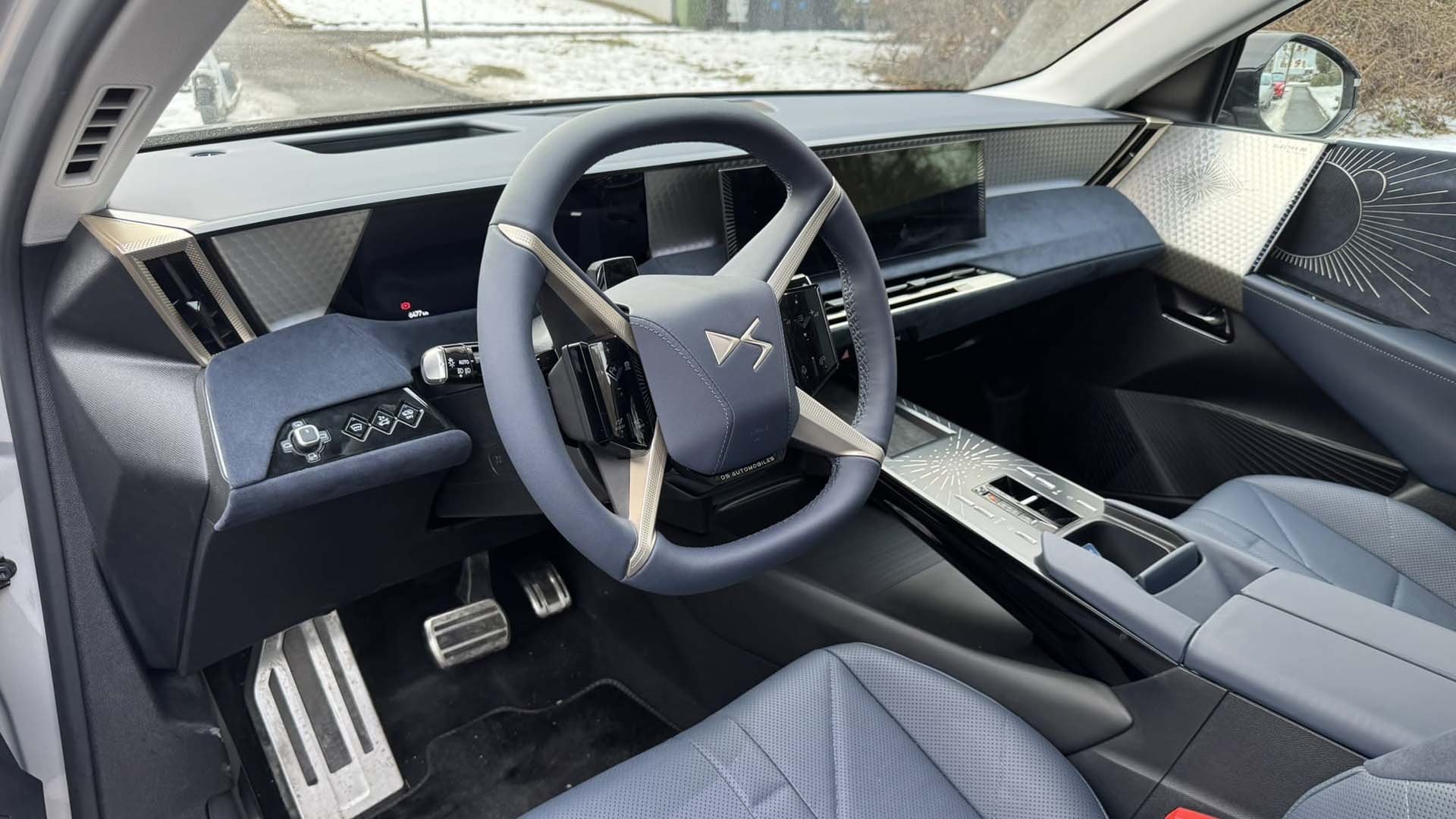 DS N°8 AWD Long Range Jules Verne