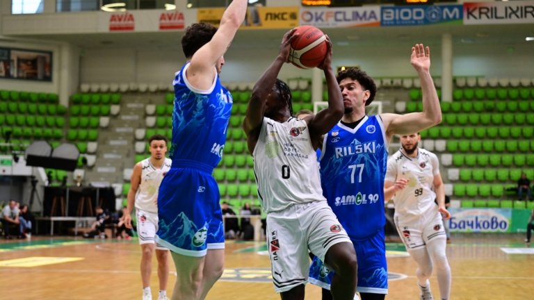 Голяма драма и грозни сцени в баскет полуфиналите за Купата