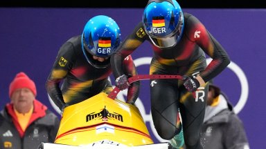 Германки защитиха олимпийската си титла в бобслея при двойките