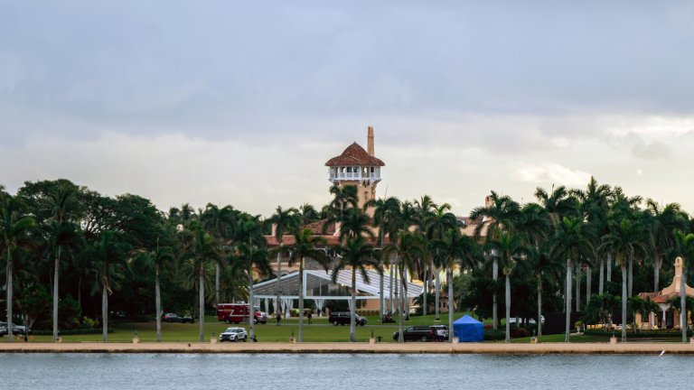 "Сикрет Сървис" застреля въоръжен мъж, опитал да проникне в имението на Тръмп Мар-а-Лаго
