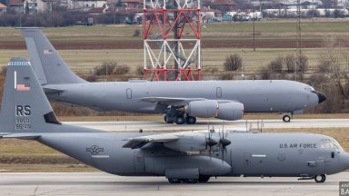 Американските военни самолети имат разрешение да са на летището в София до 31 май