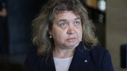 Киселова за Надежда Нейнски: Има министри, за които миналото тежи