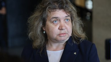 Киселова за Надежда Нейнски: Има министри, за които миналото тежи