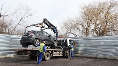 Започва премахването на изоставени автомобили в София