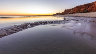 Ако Марс имаше плаж, щеше да изглежда така: Най-красивите и диви плажове на Европа (снимки)