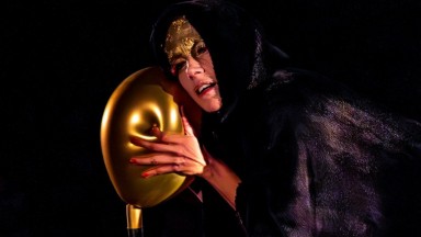 Medea Material: Катастрофите, върху които работи човечеството. Невинността е недостатък