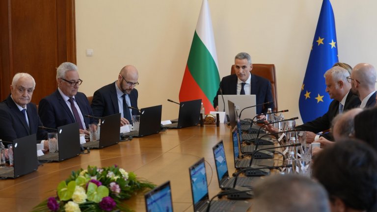 Служебният кабинет отпуска 65 млн. евро за изборите