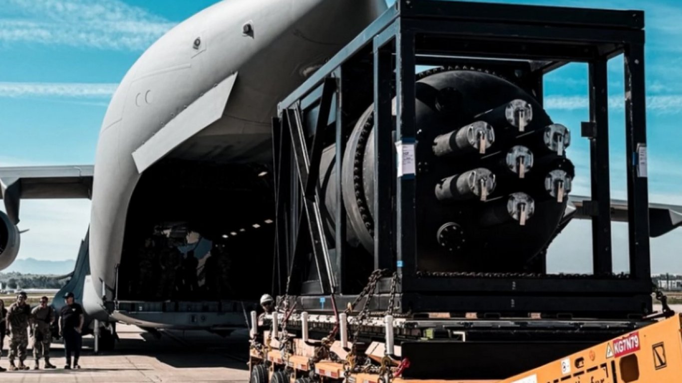 За първи път ВВС на САЩ транспортираха цял ядрен реактор по въздуха
