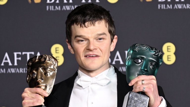 Без очаквания, но с пълна отдаденост: Дългият път на Робърт Арамайо към голямото признание