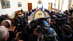 Служебното правителство смени всички областни управители, вижте кой от коя партия идва