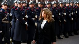Почетен караул посрещна Йотова за отчета на състоянието на армията за 2025 г. (снимки)