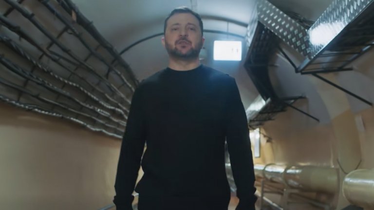 "Четири години, откакто Путин превзема Киев за три дни". Зеленски показа бункера си