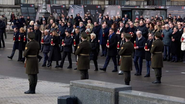 Европейски лидери почетоха в Киев четвъртата годишнина от войната (снимки/видео)