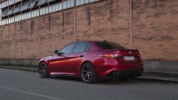 Stellantis: Все повече клиенти отново искат седани