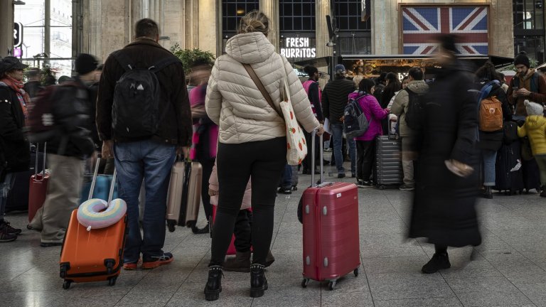 Задължително електронно разрешително за пристигащите във Великобритания от днес