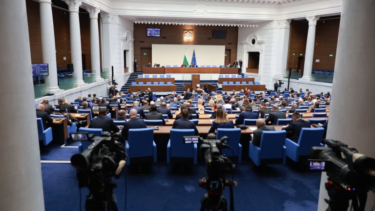 На живо Dir.bg: Парламентът обсъжда прекратяване на споразумението с Украйна