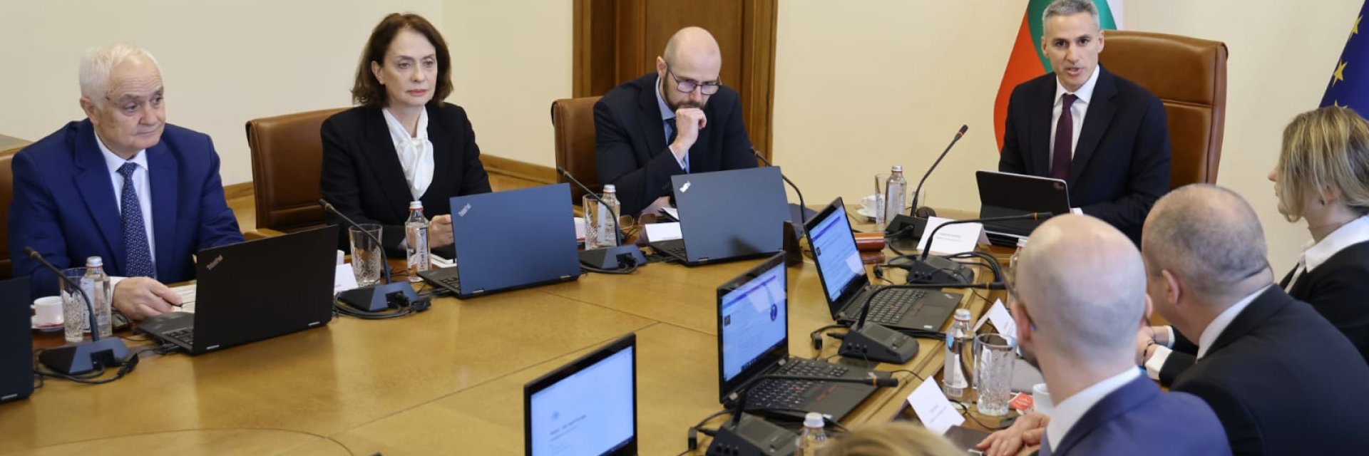 Гюров: Задействаха операция по сплашване срещу Дечев, но кабинетът няма да се огъне