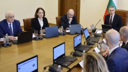 Гюров: Задействаха операция по сплашване срещу Дечев, но кабинетът няма да се огъне