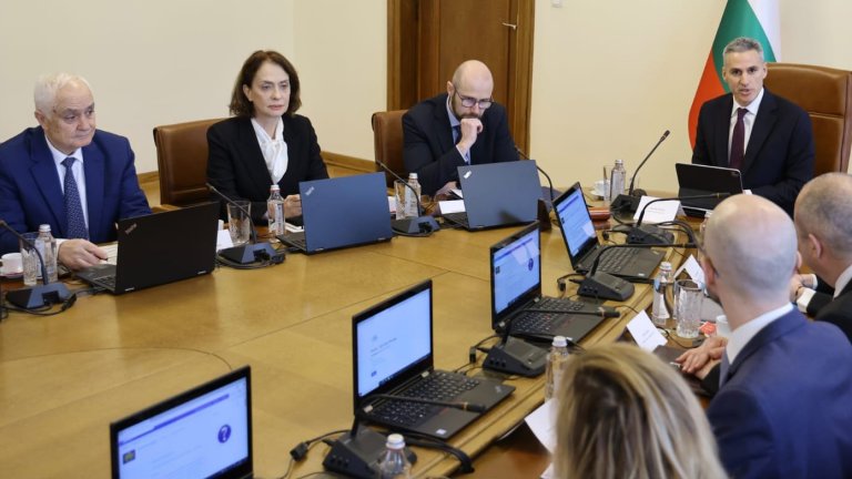 Гюров: Задействаха операция по сплашване срещу Дечев, но кабинетът няма да се огъне