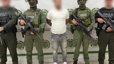 Арестуваха в леглото колумбийския наркобос Кукарачо, карал тонове кока до САЩ (видео)