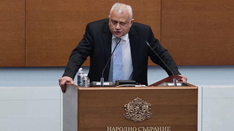 Дечев пил кафе с шефа на "Криминална полиция", обсъдили "Петрохан", но нямало натиск