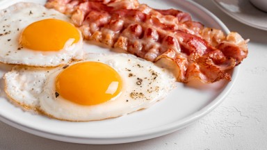 Колко време след сготвянето беконът е безопасен за консумация