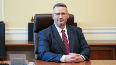 Христанов обяви, че "Магазин за хората" работи на загуба, ИТН му поиска оставката за кадруване