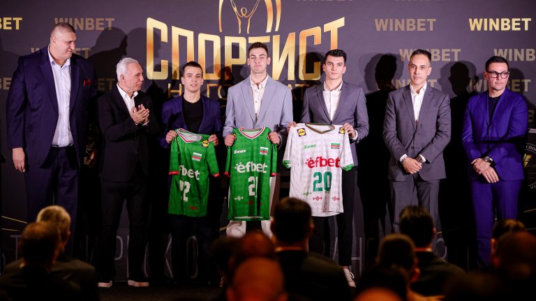 Шампиони извън терена. Волейболните национали даряват екипите си за благотворителност