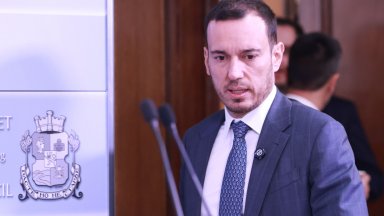 Кметът срещу "Спаси София": Битката с 215-метровия небостъргач продължава