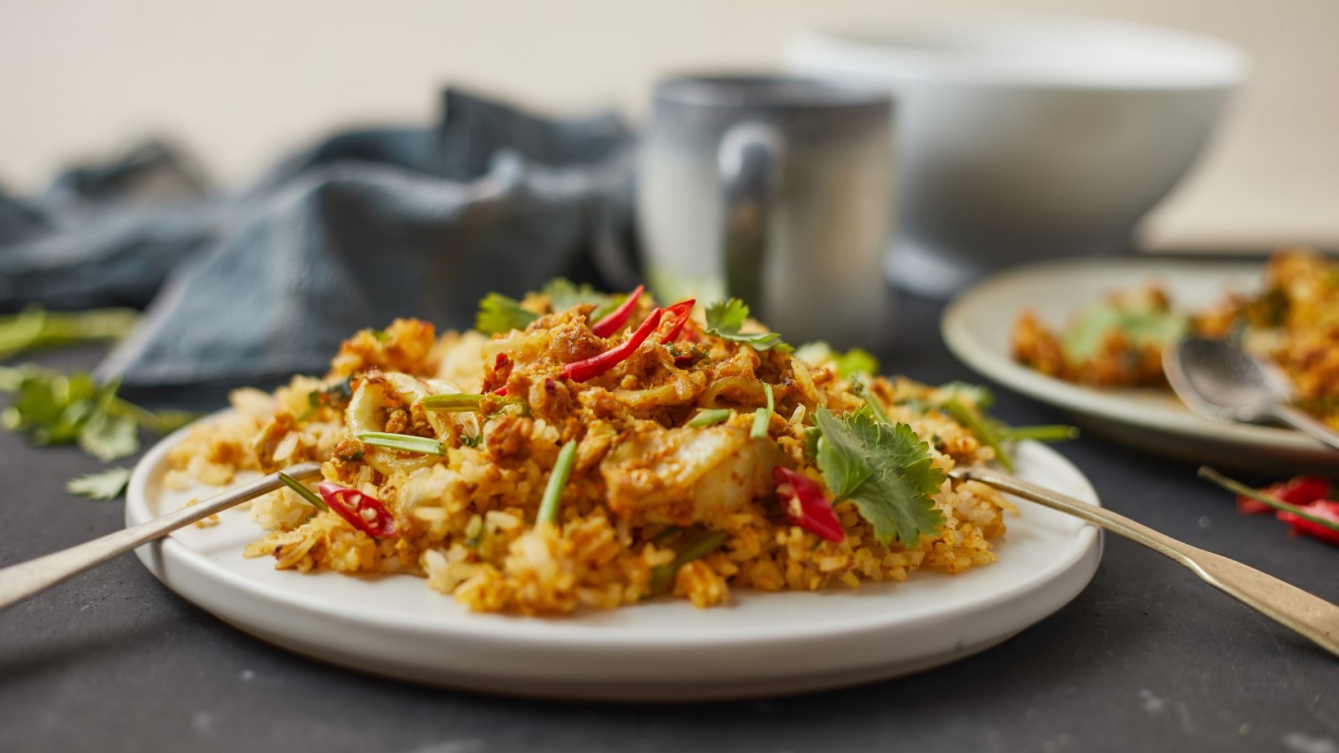 Пикантен карфиол с халуми и спанак