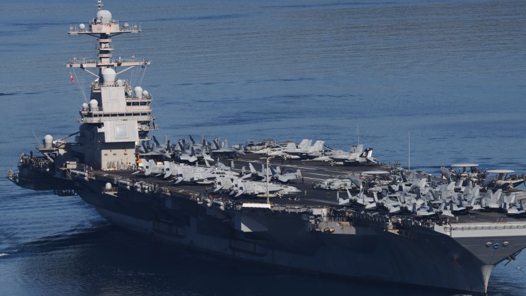 Пожар избухна на най-големия самолетоносач на САЩ, има пострадали