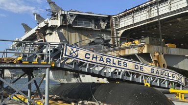 Шведската армия е заглушила сигнала на неизвестен дрон край френски самолетоносач