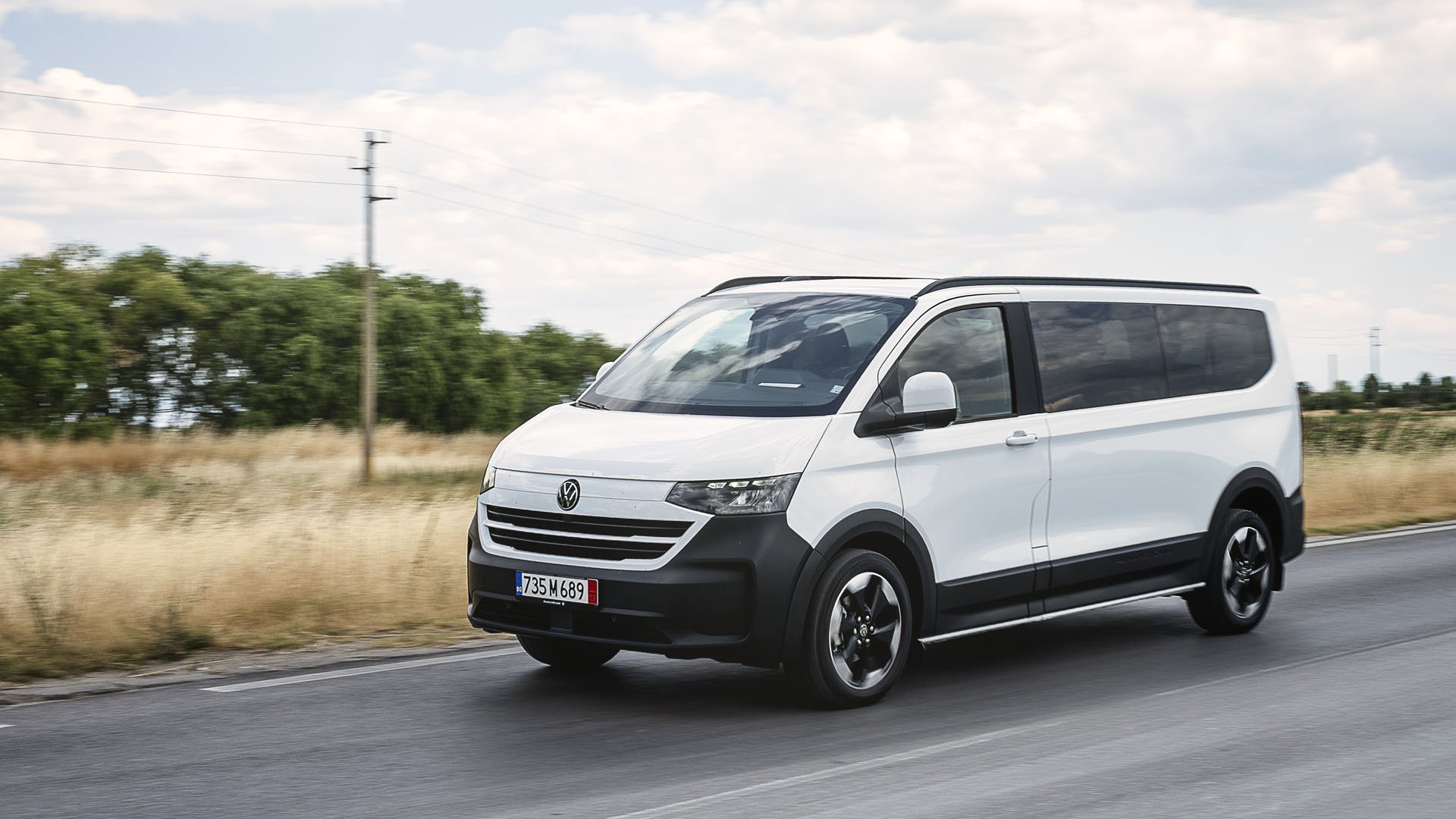 Volkswagen добавя нови версии на Transporter и Caravelle за трансфери на хора