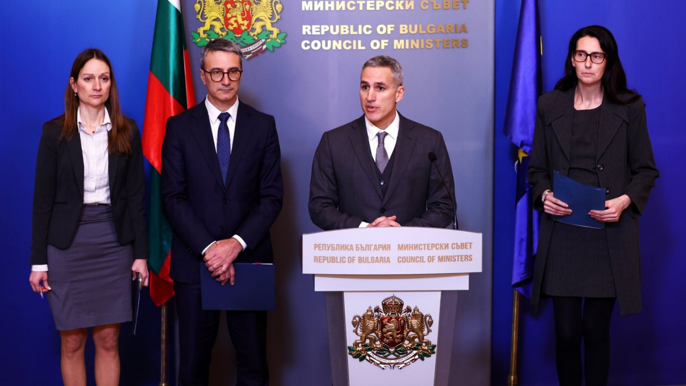 Гюров: Цената на водата е задържана умишлено, за да "избухне" при служебния кабинет 