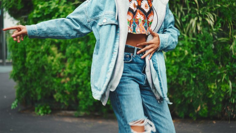 Не изхвърляй, а преобрази: Младежи показват как модата може да пази природата