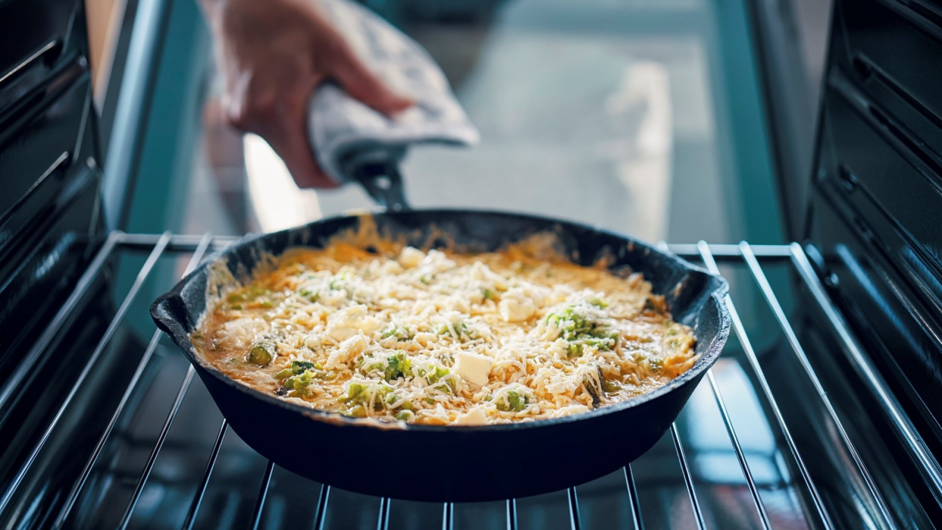 Не позволявайте на този мит да ви спира да използвате чугунен тиган и във фурната