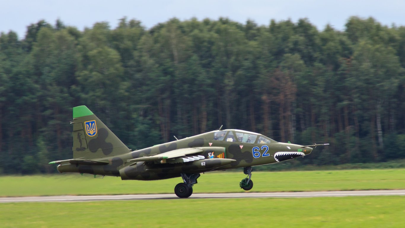 Украински Су-25