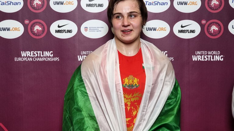 Юлияна Янева спечели златен медал на силния турнир по борба в Тирана