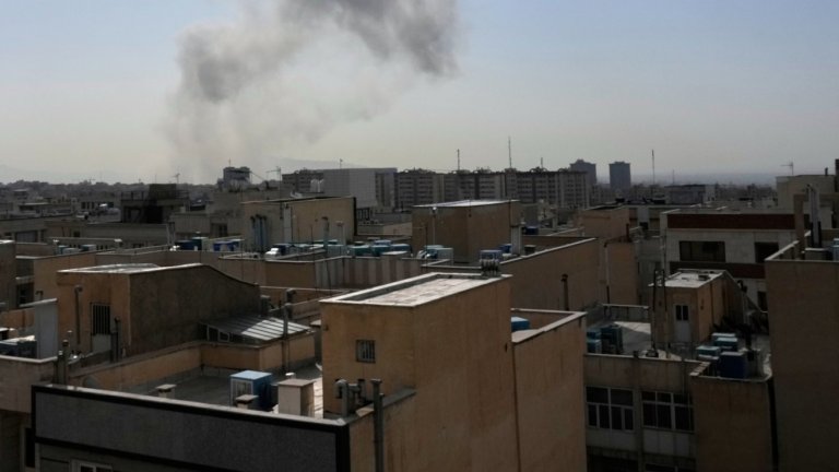 Поразена е централата на Али Хаменей, Иран готви "ответни действия"