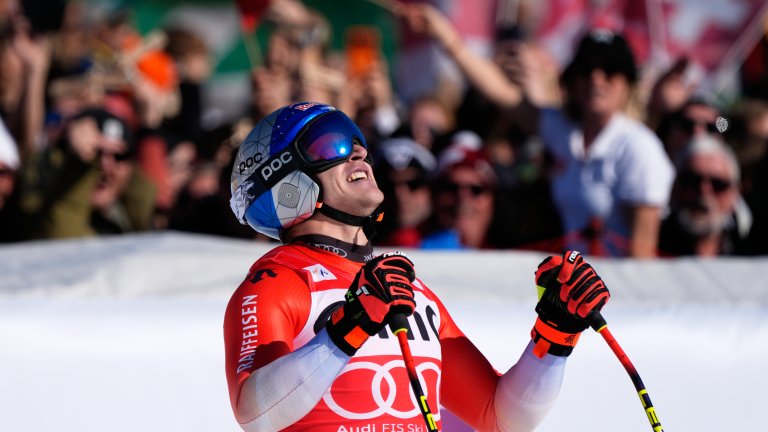 Троен подиум продължи швейцарската доминация а алпийсите ски при мъжете