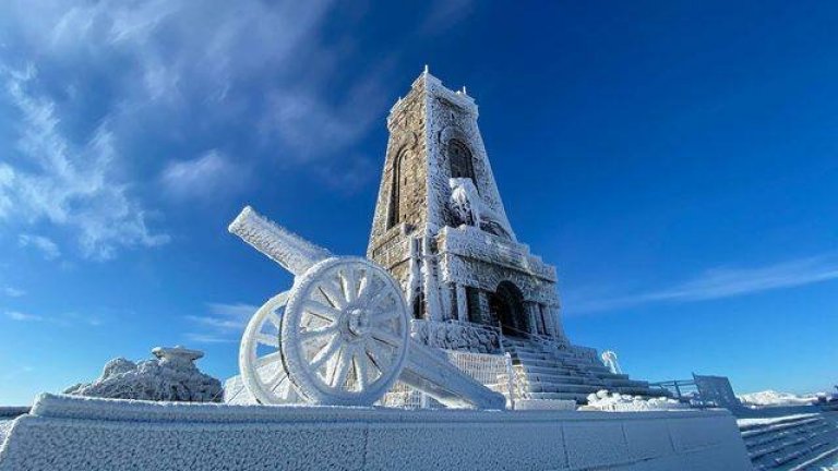 На Шипка всичко е спокойно, скеле няма и ремонтът още не е започнал