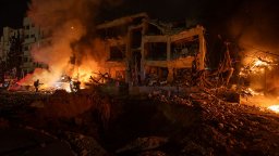 Мощни експлозии разтърсиха Тел Авив, има жертва и десетки ранени (видео/снимки)