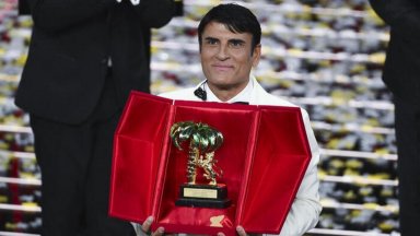 Майсторът на съвременния неаполитански шлагер Сал Да Винчи спечели Сан Ремо